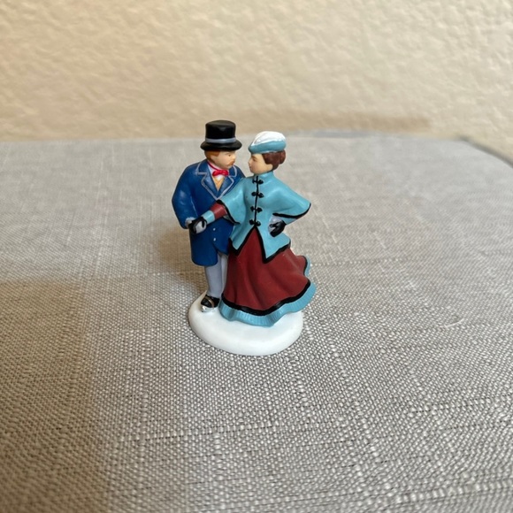 department 56 an afternoon on ice dickens village - Picture 6 of 8